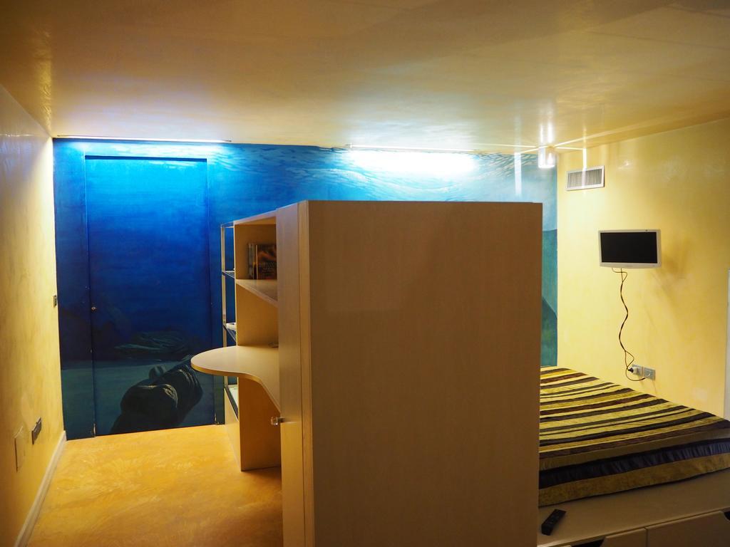 Apartment La Dimora Di Chiaia Naples